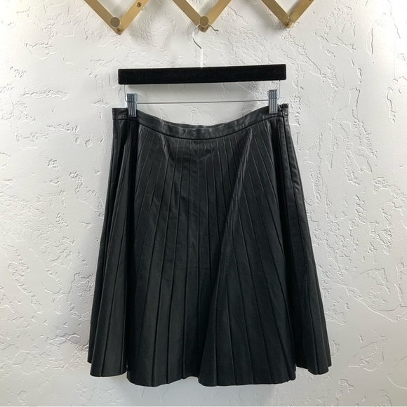 Theory Black Pleat Leather Mini Pencil Skirt - Picture 6 of 10